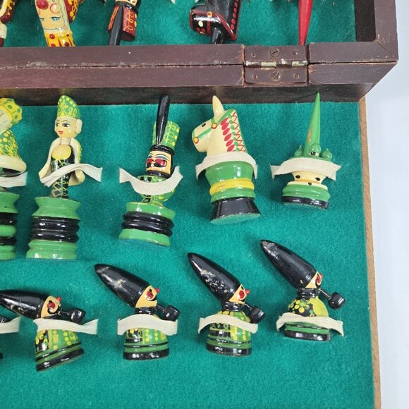 Vintage Chess Set Hungarian Folk Art Erzgebirge Complete Hand-painted Wood - Picture 11 of 16